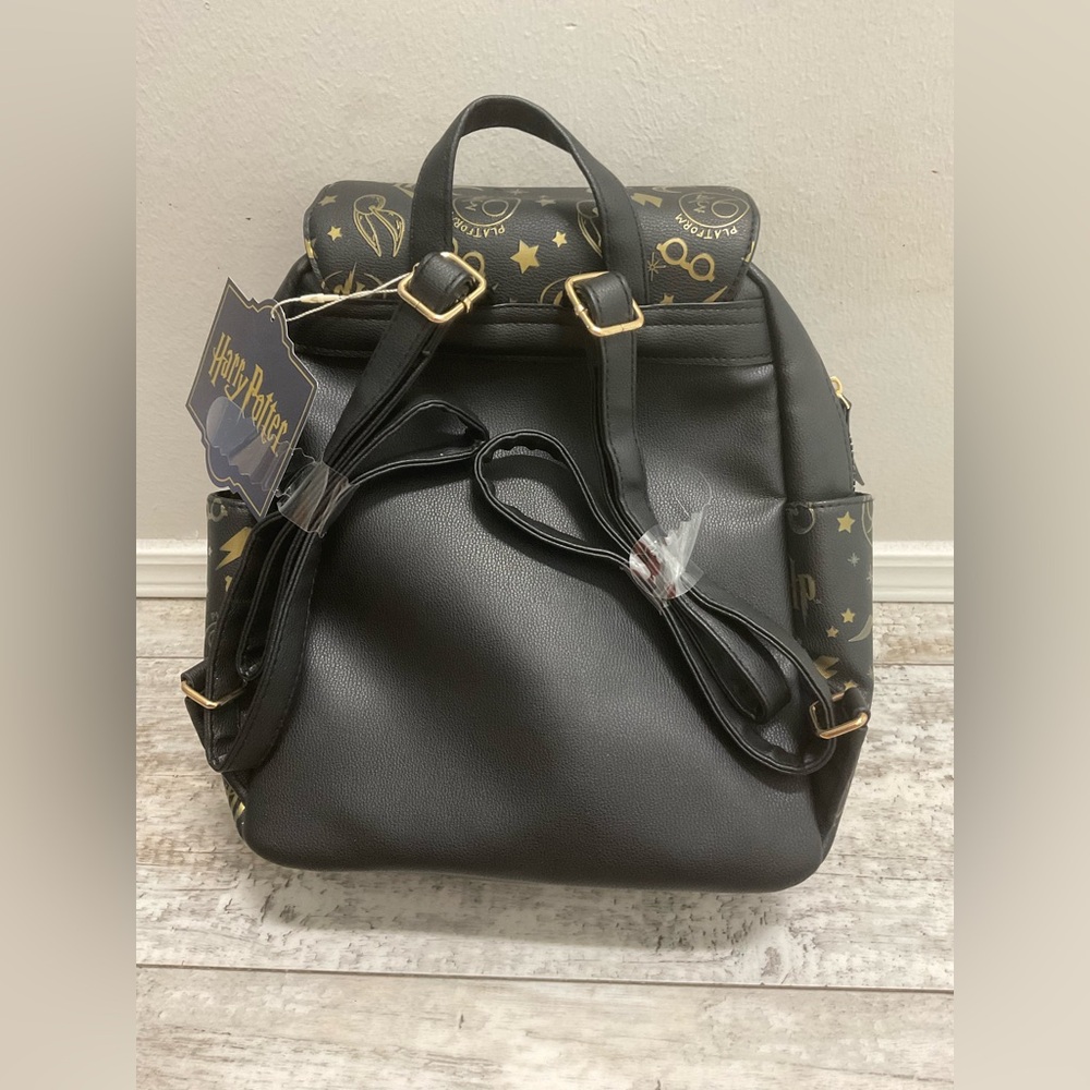 NWT Harry potter backpack, phone crossbody bag, and mini wallet - Picture 8 of 10